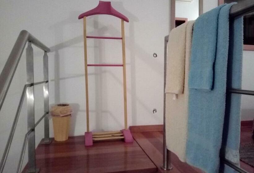 تختخواب و صبحانه Vianashome