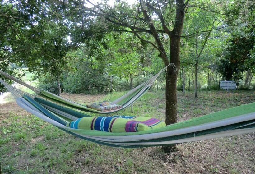 تختخواب و صبحانه Vianashome