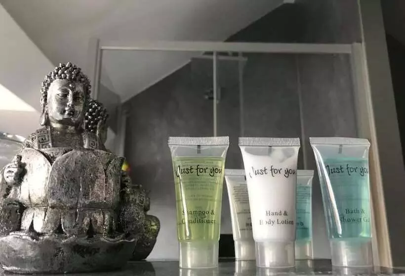 ホテル Good Night Leuven  Self Check In