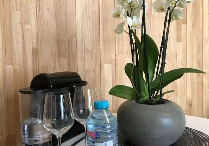 ホテル Good Night Leuven  Self Check In