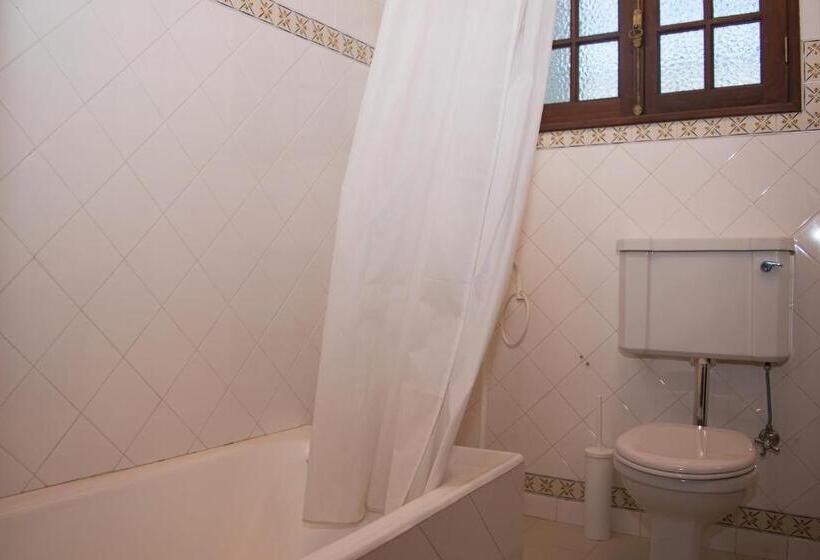 هتل Casa De Pascoaes Historical House