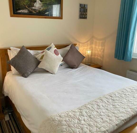 Bed and Breakfast Four Seasons Guest House