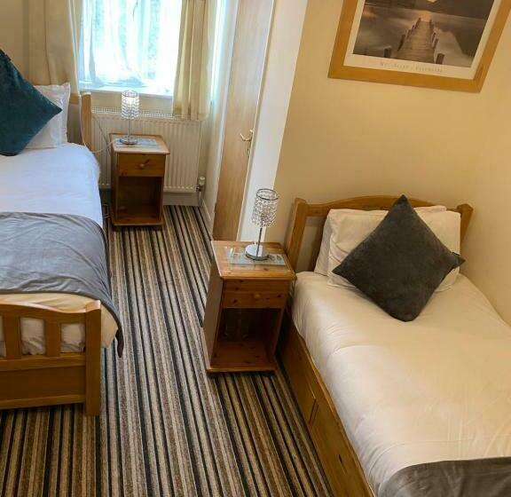 Bed and Breakfast Four Seasons Guest House