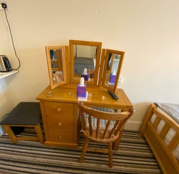 Bed and Breakfast Four Seasons Guest House