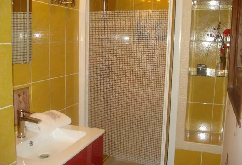 ベッドアンドブレックファースト Locastillon