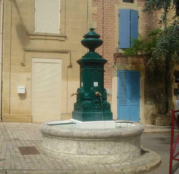 ベッドアンドブレックファースト Locastillon