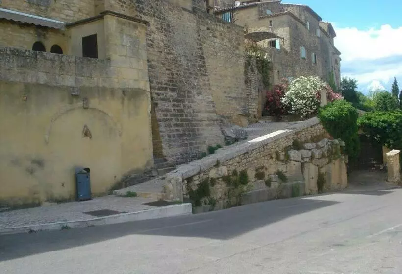 ベッドアンドブレックファースト Locastillon