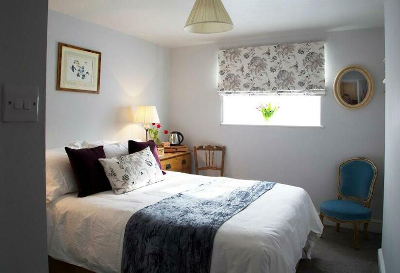 مبيت وإفطار The Coach House