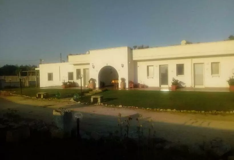 ホテル Agriturismo Serra Vecchia
