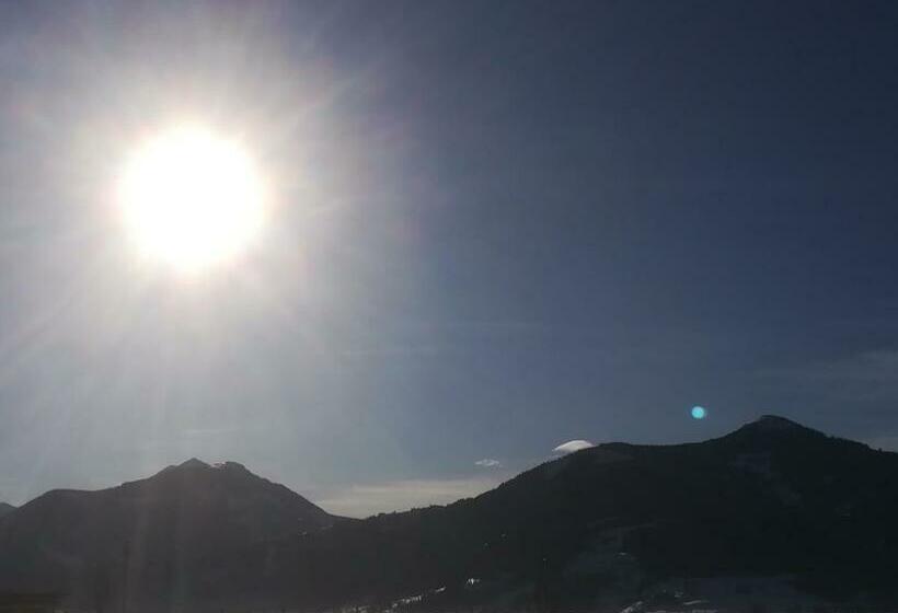 ホテル Tieschnhof