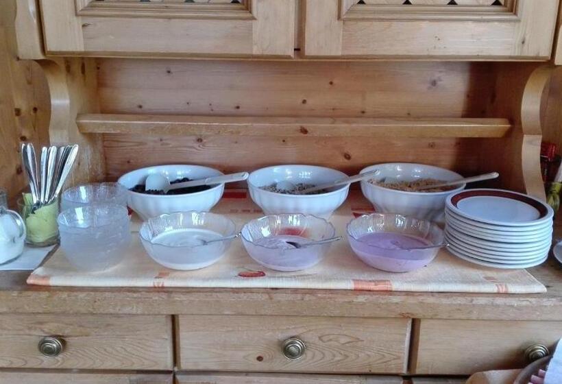 ホテル Tieschnhof