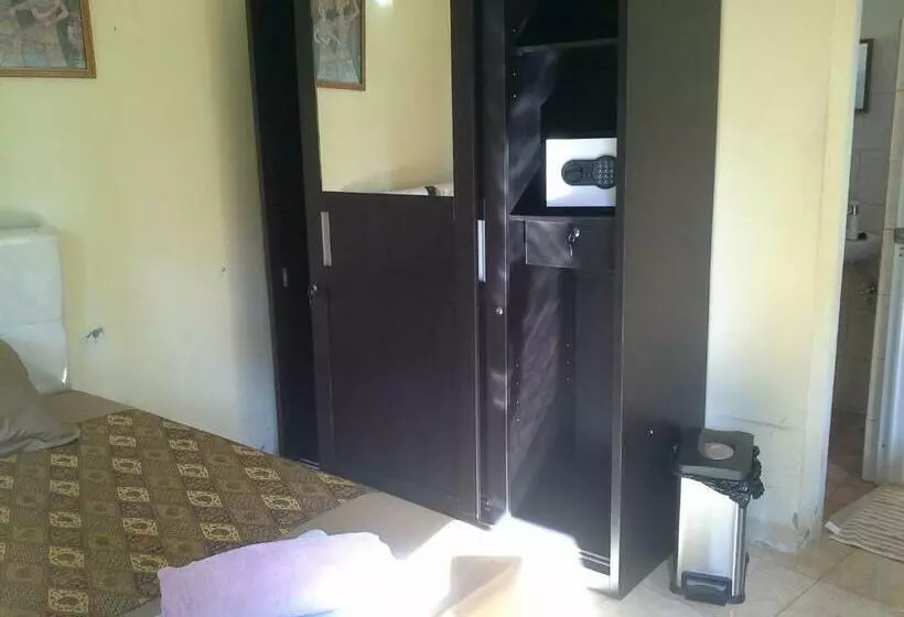 ペンション Arnel Bungalows