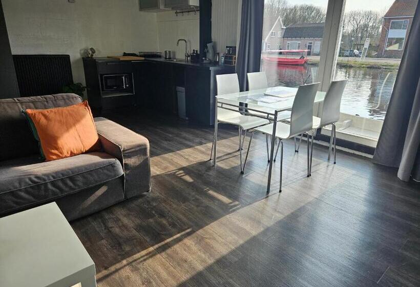 Bed and Breakfast Boathouse Amsterdam