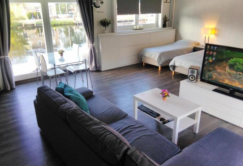 Bed and Breakfast Boathouse Amsterdam