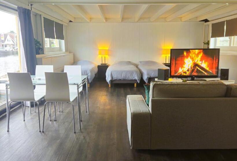 Bed and Breakfast Boathouse Amsterdam