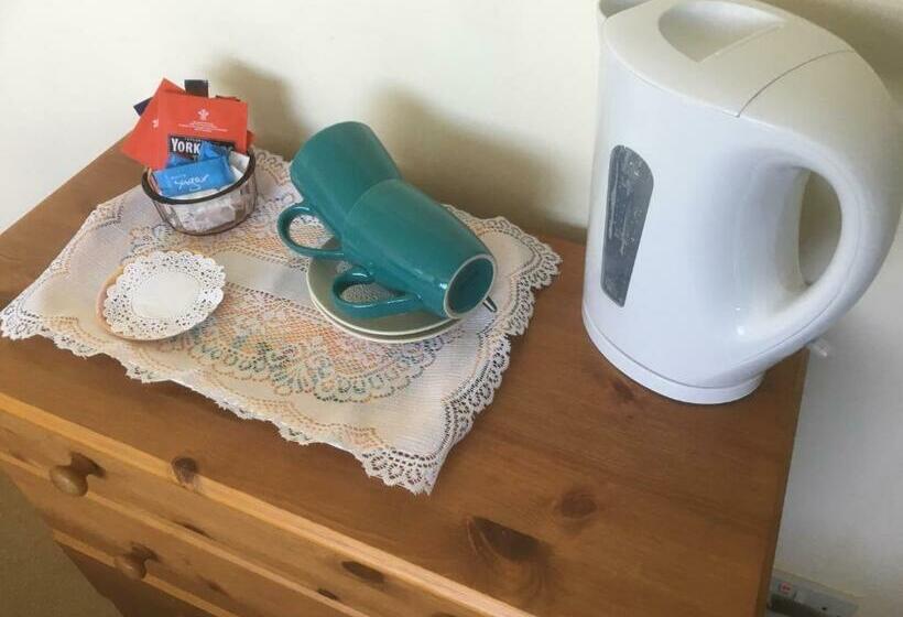 تختخواب و صبحانه Bridge End