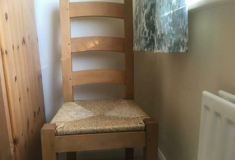 تختخواب و صبحانه Bridge End