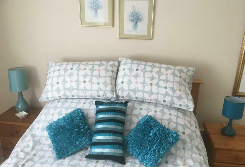 تختخواب و صبحانه Bridge End