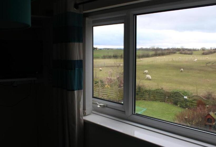 تختخواب و صبحانه Bridge End