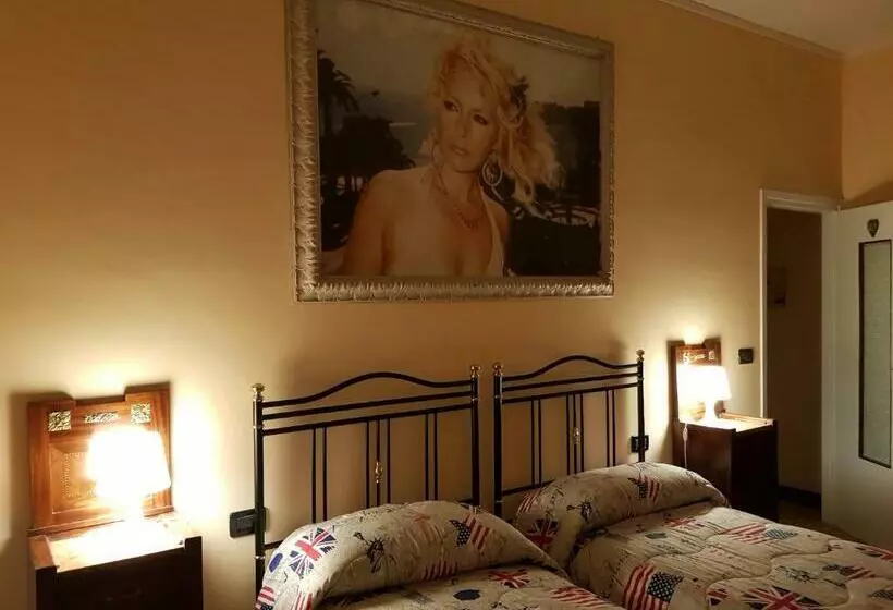 تختخواب و صبحانه Fare Bnb   Room & Breakfast Santa Maria