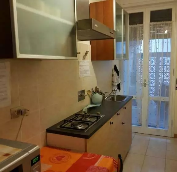تختخواب و صبحانه Fare Bnb   Room & Breakfast Santa Maria