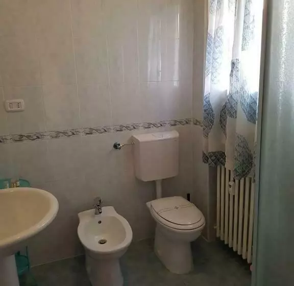 تختخواب و صبحانه Fare Bnb   Room & Breakfast Santa Maria