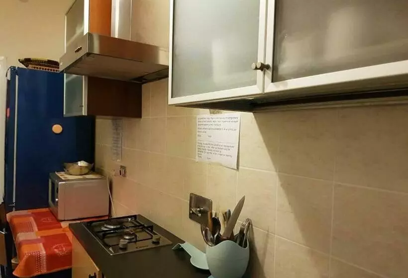 تختخواب و صبحانه Fare Bnb   Room & Breakfast Santa Maria