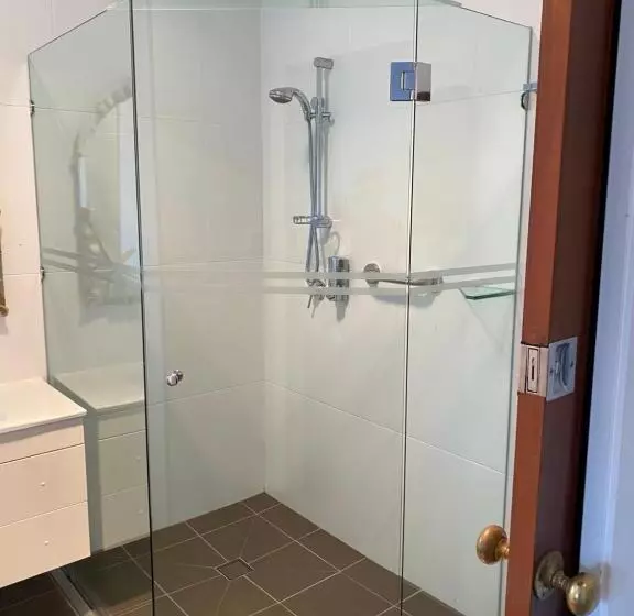 Aamiaismajoitus (B&B) Serenity Lodge For Couples