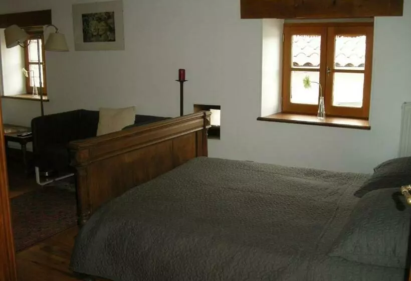 ホテル Auberge Briassou