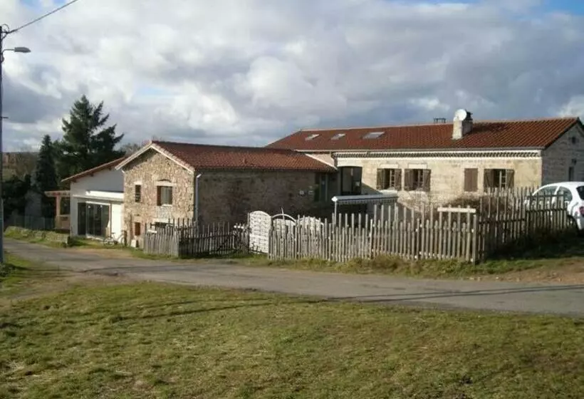 ホテル Auberge Briassou