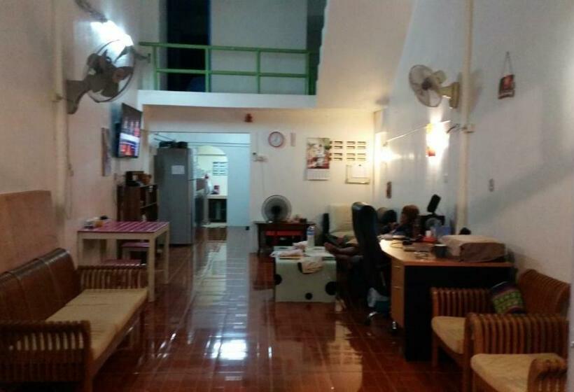 Pensió Happy Home Guest House