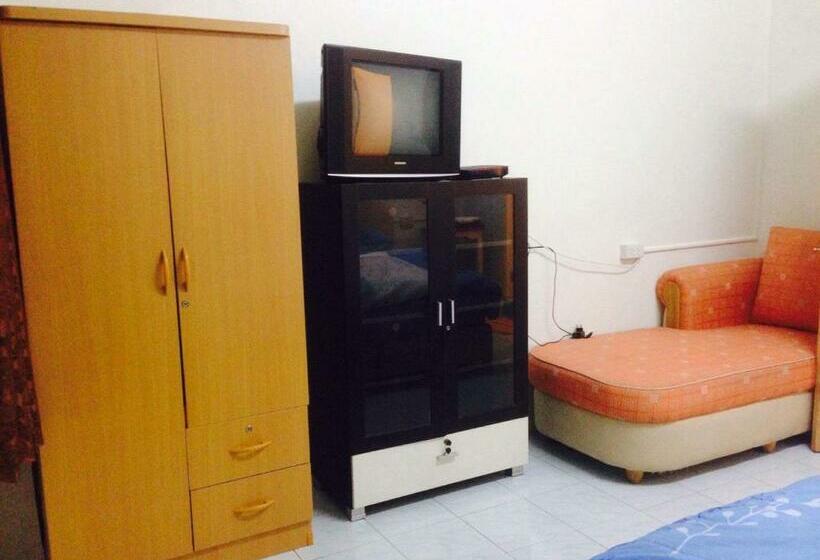 Pensió Happy Home Guest House