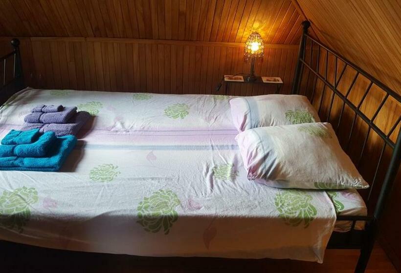 پانسیون Peahen Residence