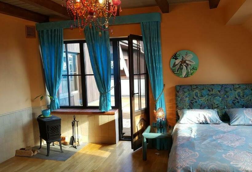 پانسیون Peahen Residence