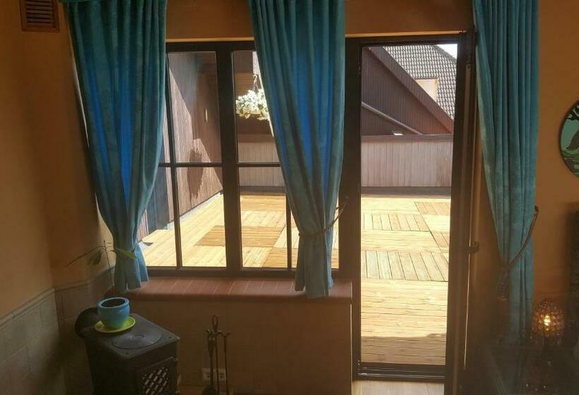 پانسیون Peahen Residence