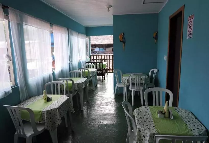 پانسیون Pousada Da Helena Trindade
