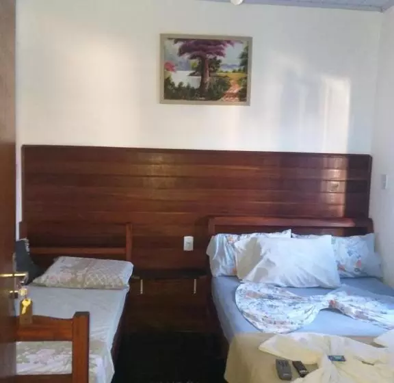 پانسیون Pousada Da Helena Trindade