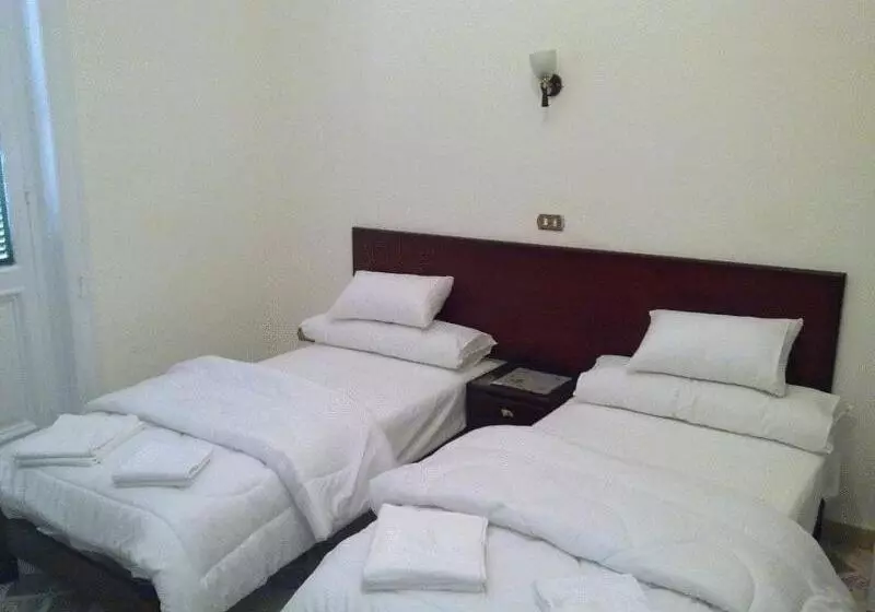 تختخواب و صبحانه Transit Alexandria Hostel