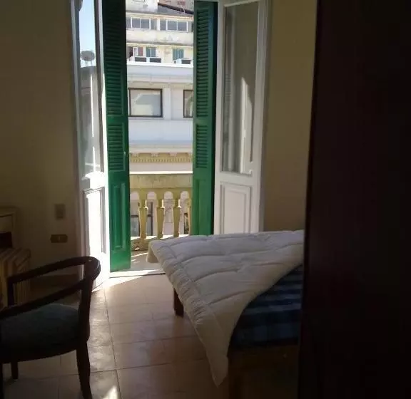 تختخواب و صبحانه Transit Alexandria Hostel