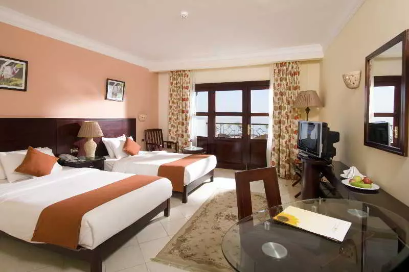 هتل Aquamarine Sun Flower Resort 