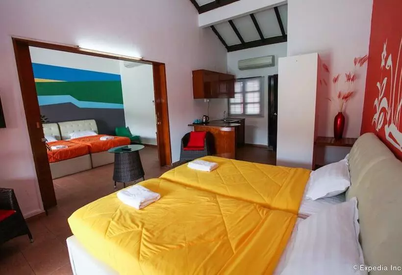 هتل CherryLoft Resorts