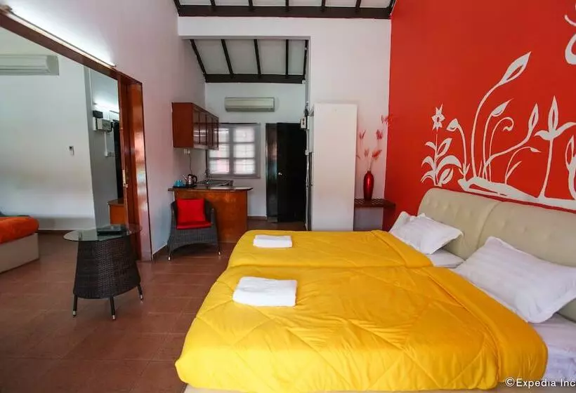 هتل CherryLoft Resorts