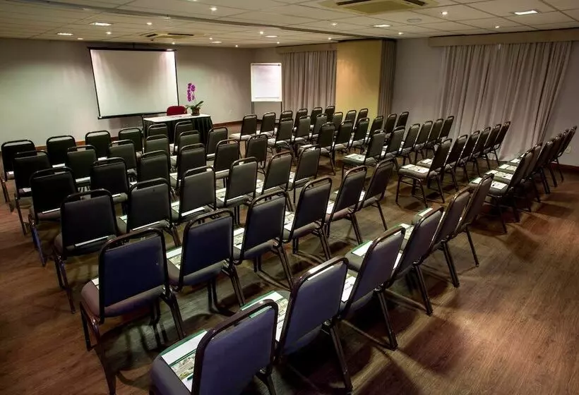 ホテル Golden Park Campinas Viracopos