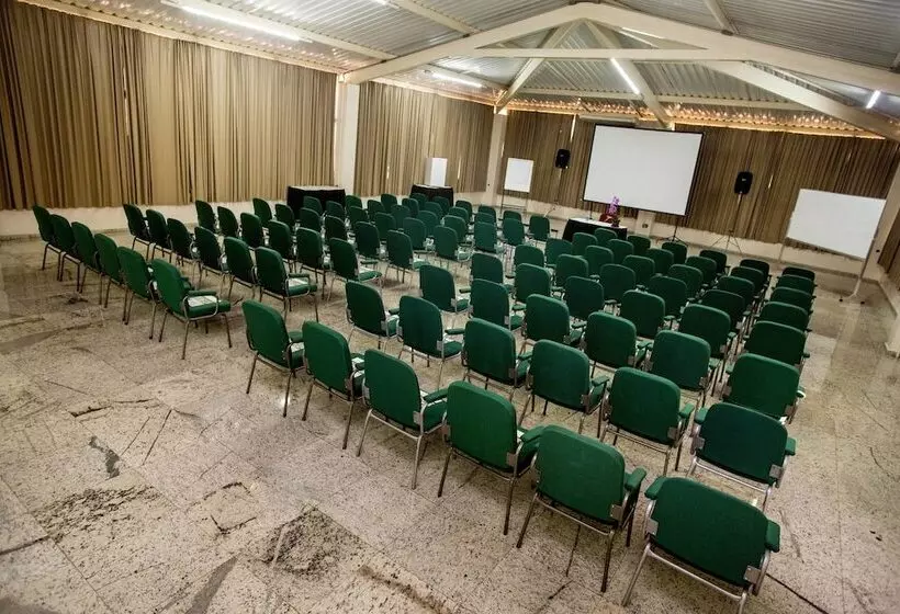 ホテル Golden Park Campinas Viracopos