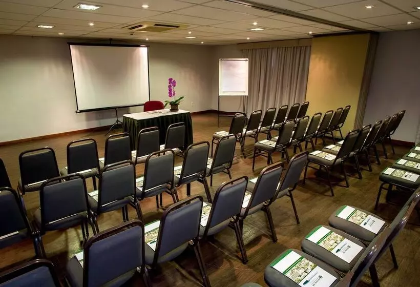 ホテル Golden Park Campinas Viracopos