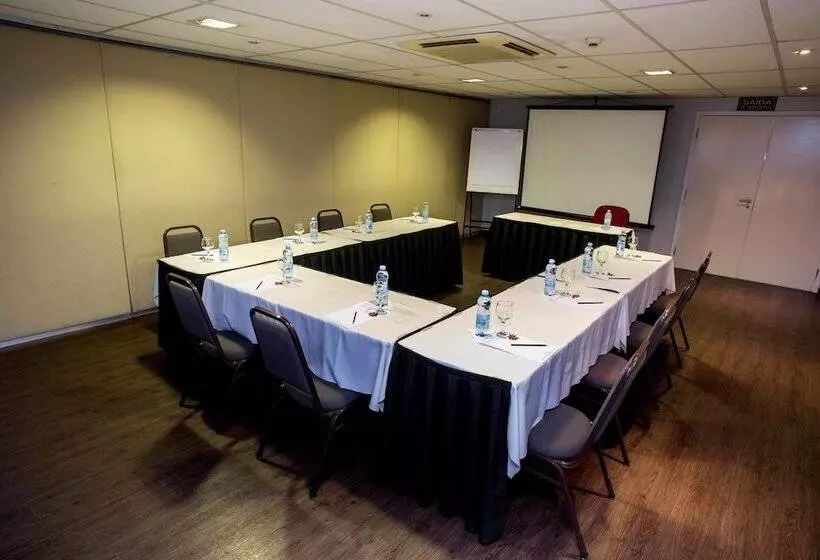 ホテル Golden Park Campinas Viracopos