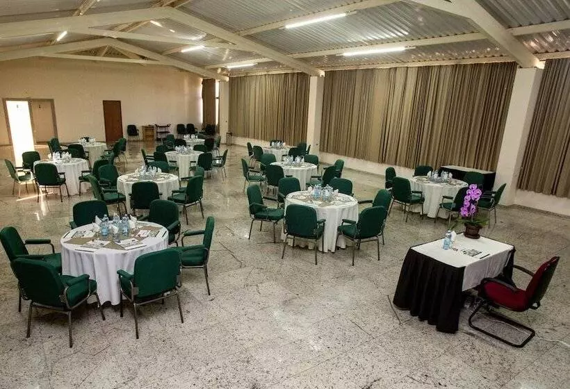 ホテル Golden Park Campinas Viracopos