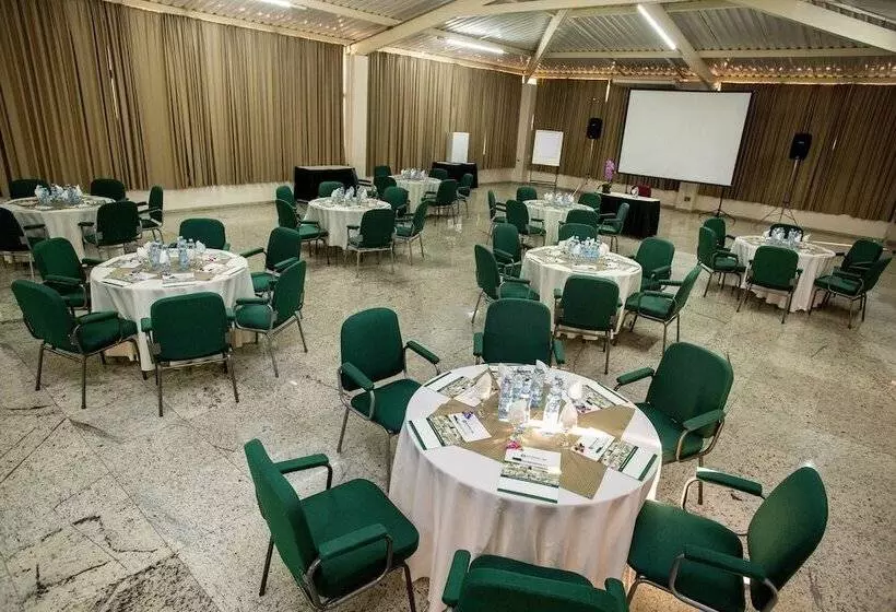 ホテル Golden Park Campinas Viracopos