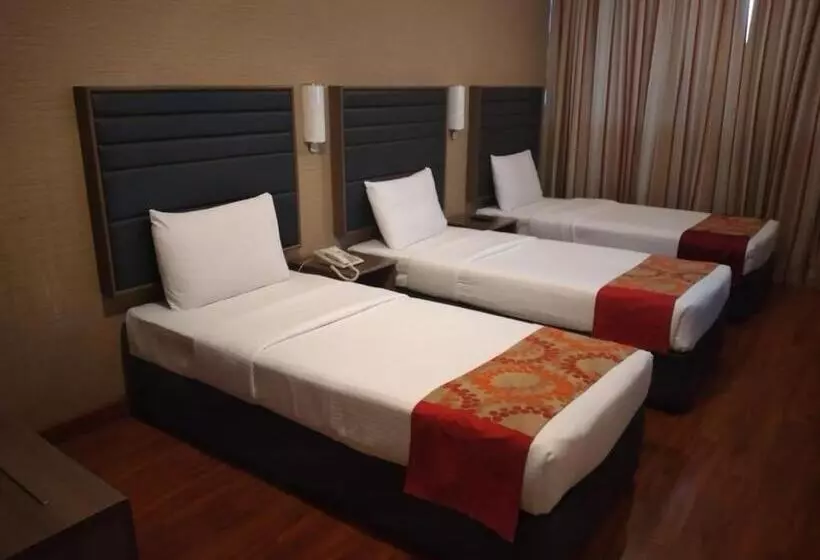 Отель Oasis Deira