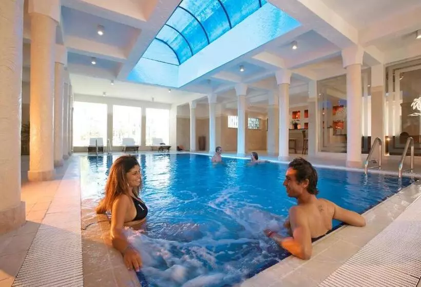 هتل Tamra Beach Resort